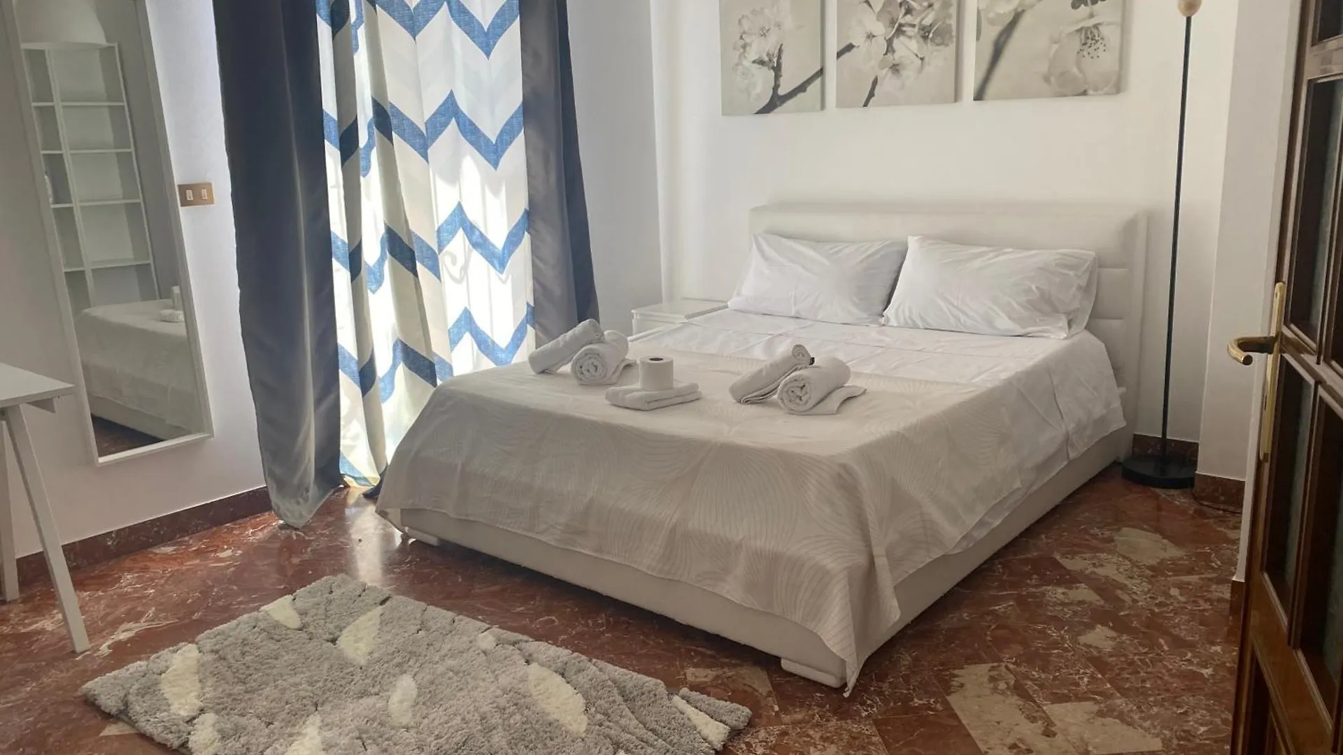 Panorama Home Central Station Palermo Bed & Breakfast